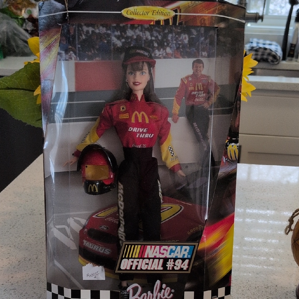 Barbie NASCAR Official #94 Doll - Red and Black Outfit 1999 Collector Edition - Picture 1 of 7